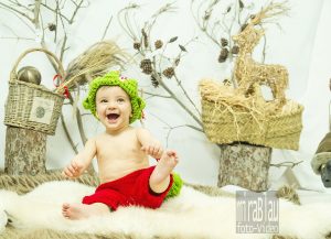 foto Retrato de estudio niño divertida de navidad. Mirablau Foto Vídeo.