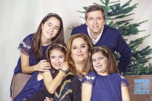 foto Retrato de familia para navidad. Mirablau Foto Vídeo.