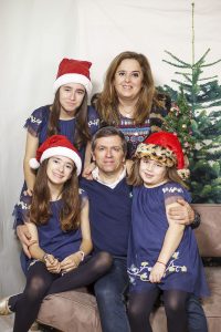 foto Retrato de familia para navidad. Mirablau Foto Vídeo.